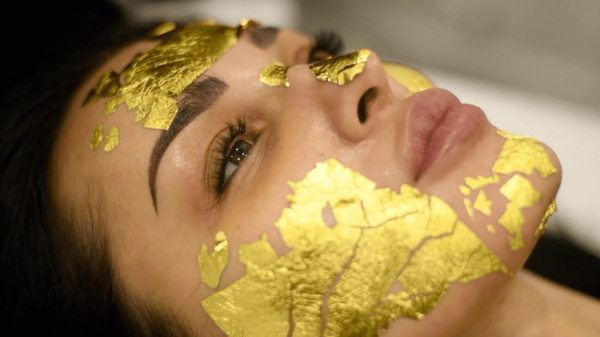maschera viso oro